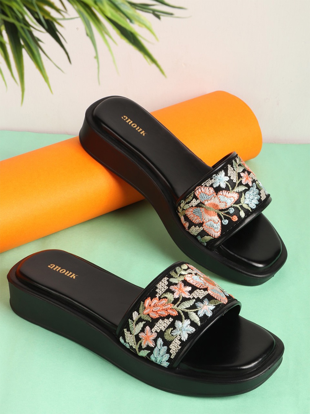 

Anouk Women Ethnic Flatform Sandals, Black