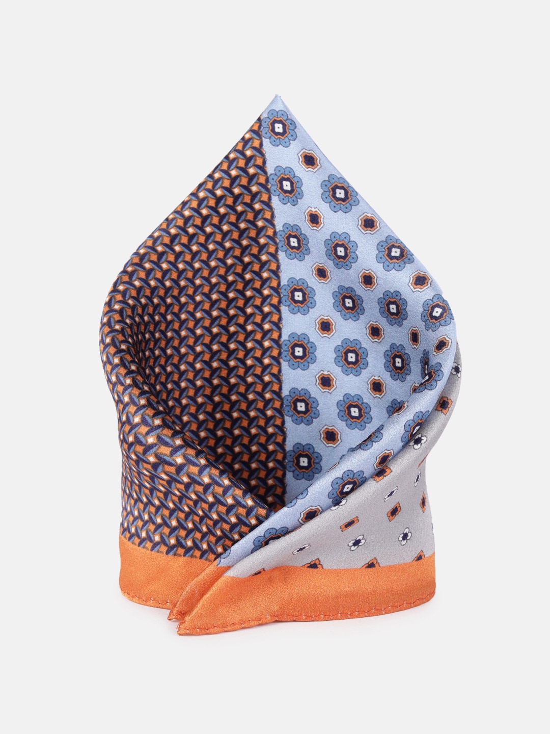 

Peter England Men Accessory Gift Set of Tie Pocket Square And Cufflink, Beige
