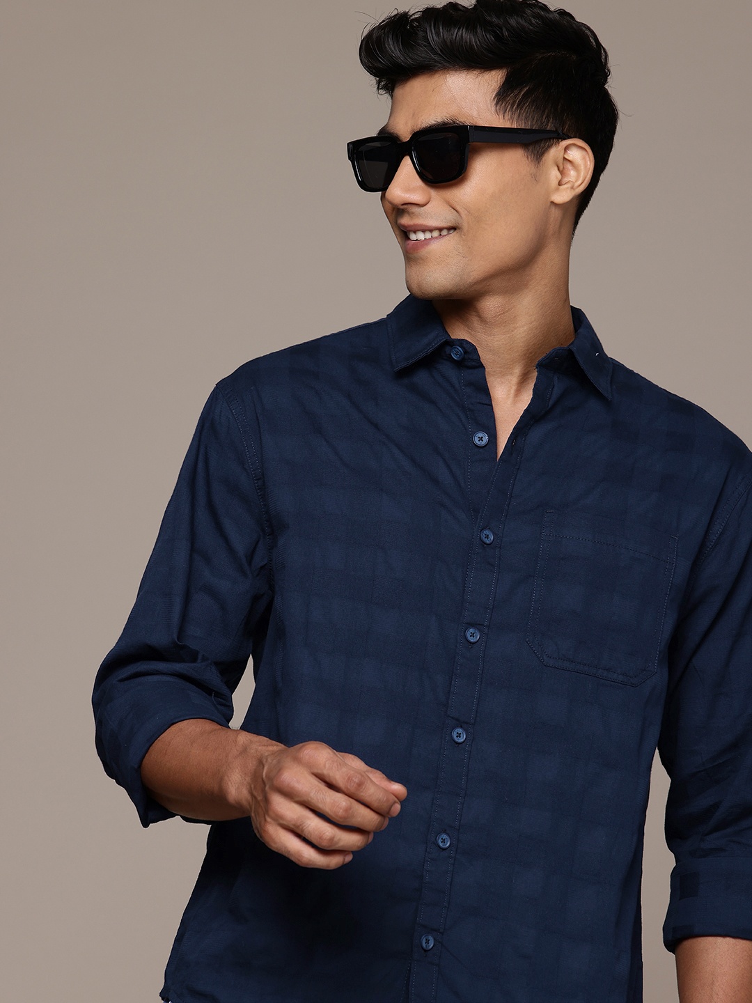 

WROGN Comfort Fit Self Checked Pure Cotton Casual Shirt, Navy blue