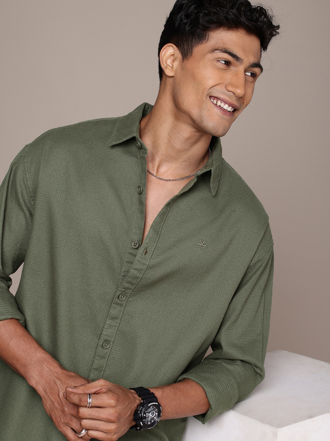 

WROGN Self Design Textured Drop-Shoulder Sleeves Oversized Fit Shirt, Green