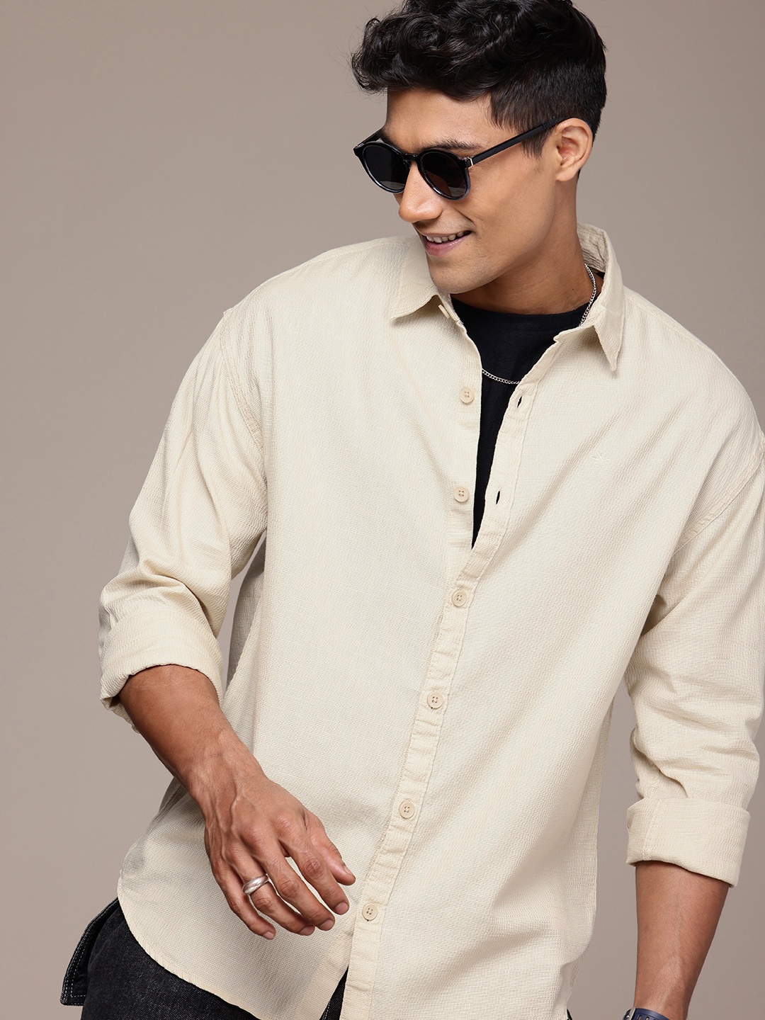 

WROGN Self Design Textured Drop-Shoulder Sleeves Oversized Fit Shirt, Beige