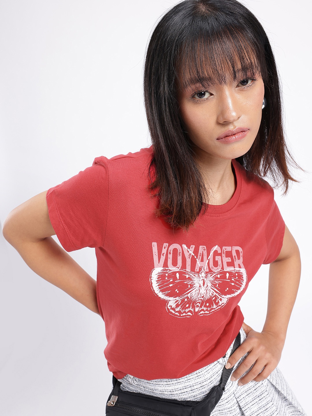 

glitchez Voyaging Glamour Printed Relaxed Fit T-shirt, Red