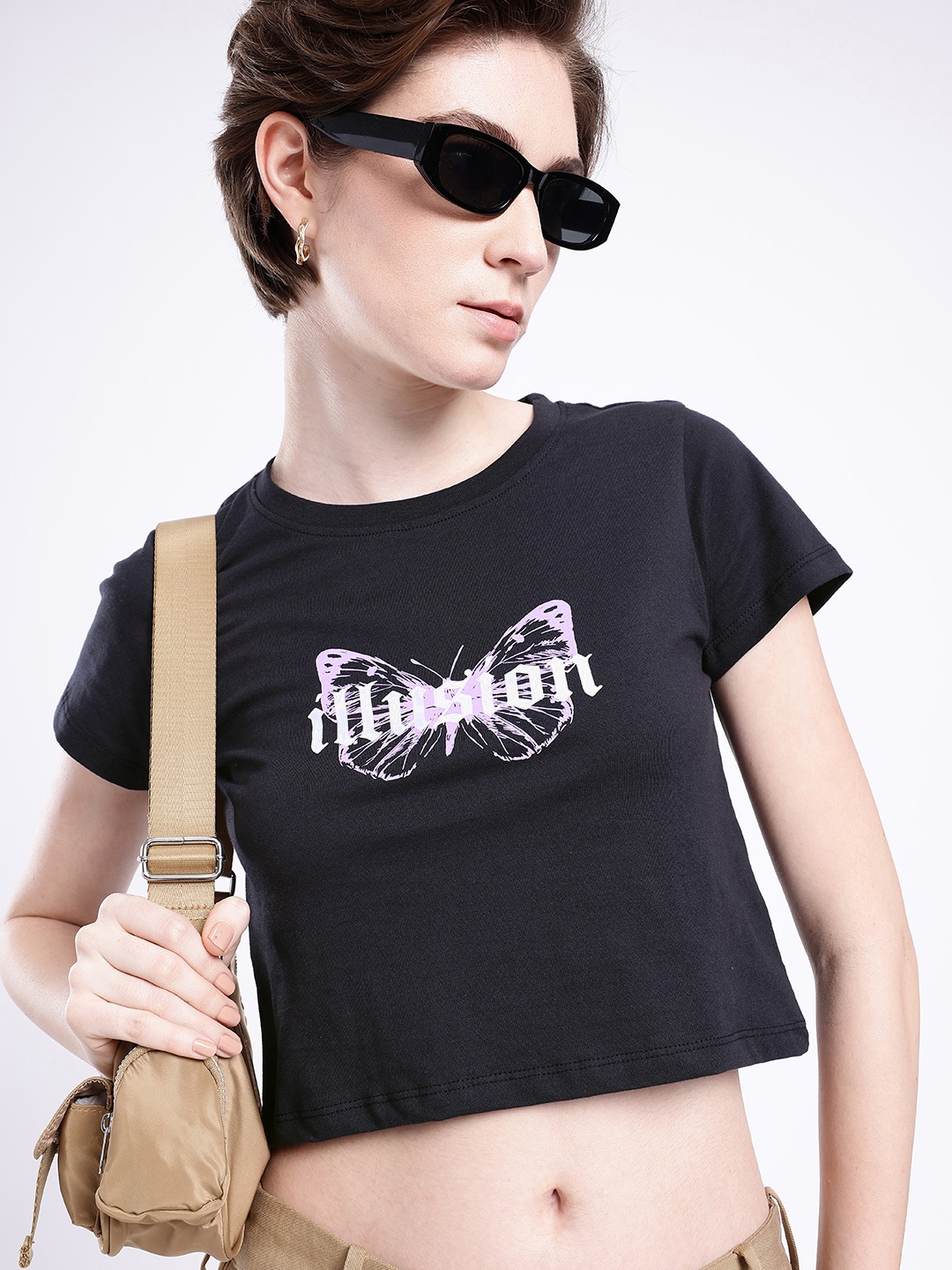 

glitchez Illusion Lifestyle Printed Crop T-shirt, Black