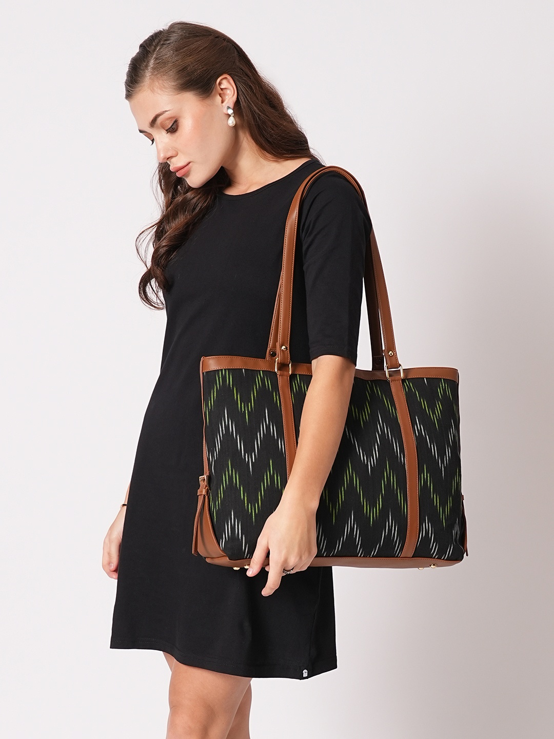 

Globus Vegan Leather Ikat Abstract Print Double Handle Oversized Tote Bag, Black