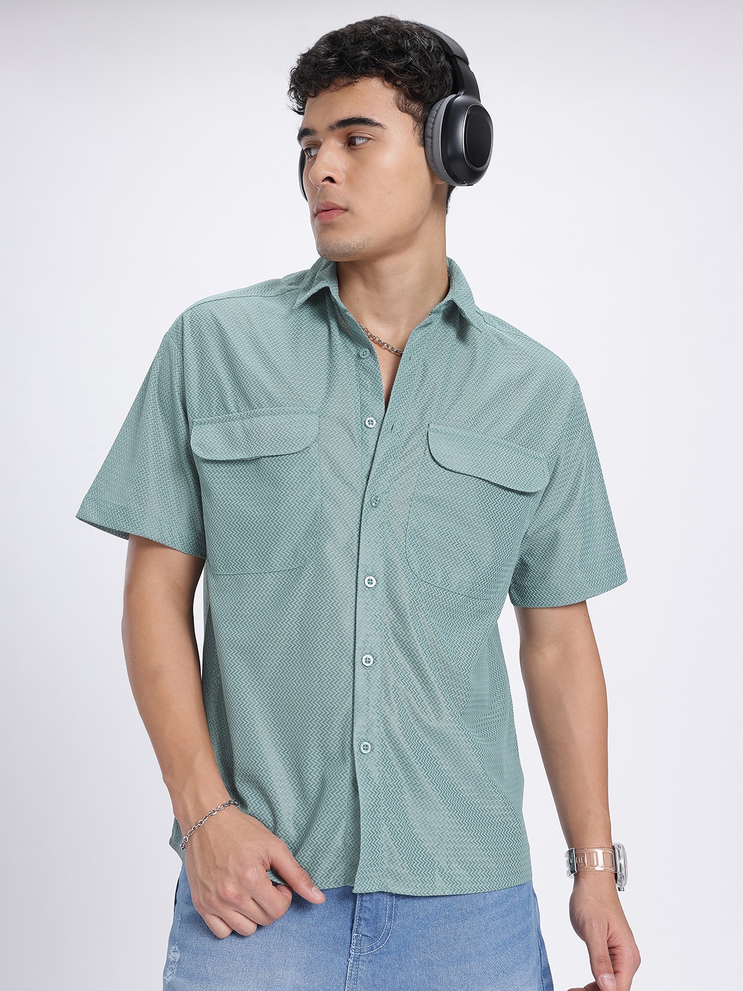 

glitchez Classic Chevrons Woven Design Relaxed Fit Shirt, Green
