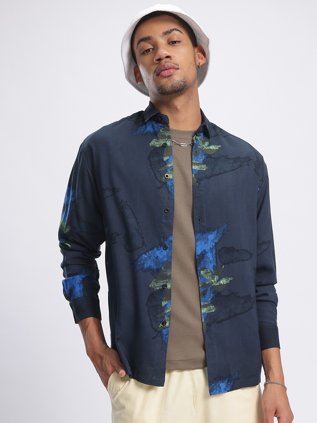 

glitchez Printed Escape Drop-Shoulder Relaxed Shirt, Navy blue