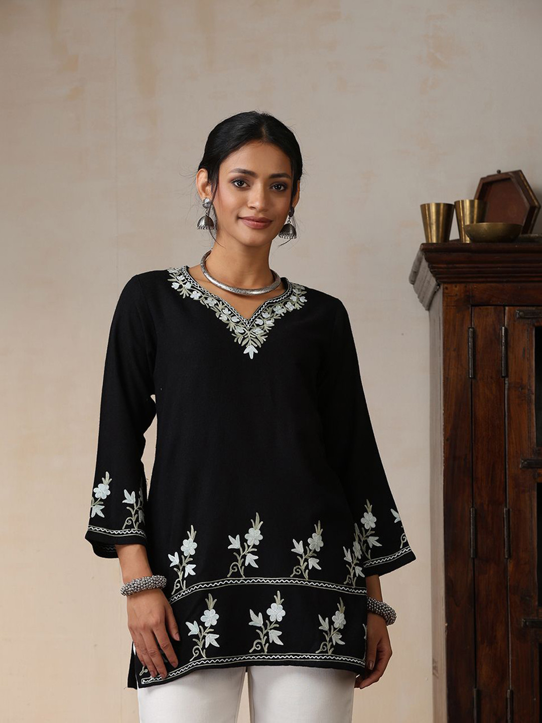 

House of Chikankari Floral Embroidered Round Neck Thread Work Straight Woollen Kurti, Black