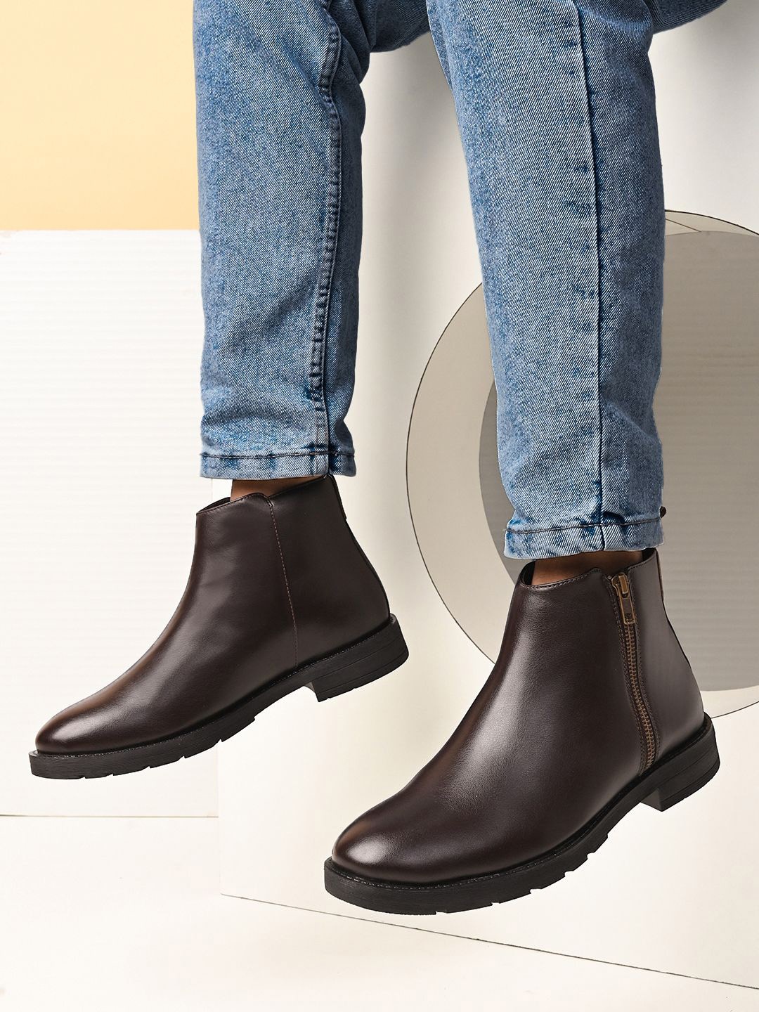 

The Roadster Lifestyle Co Men Block-Heeled Boots, Brown