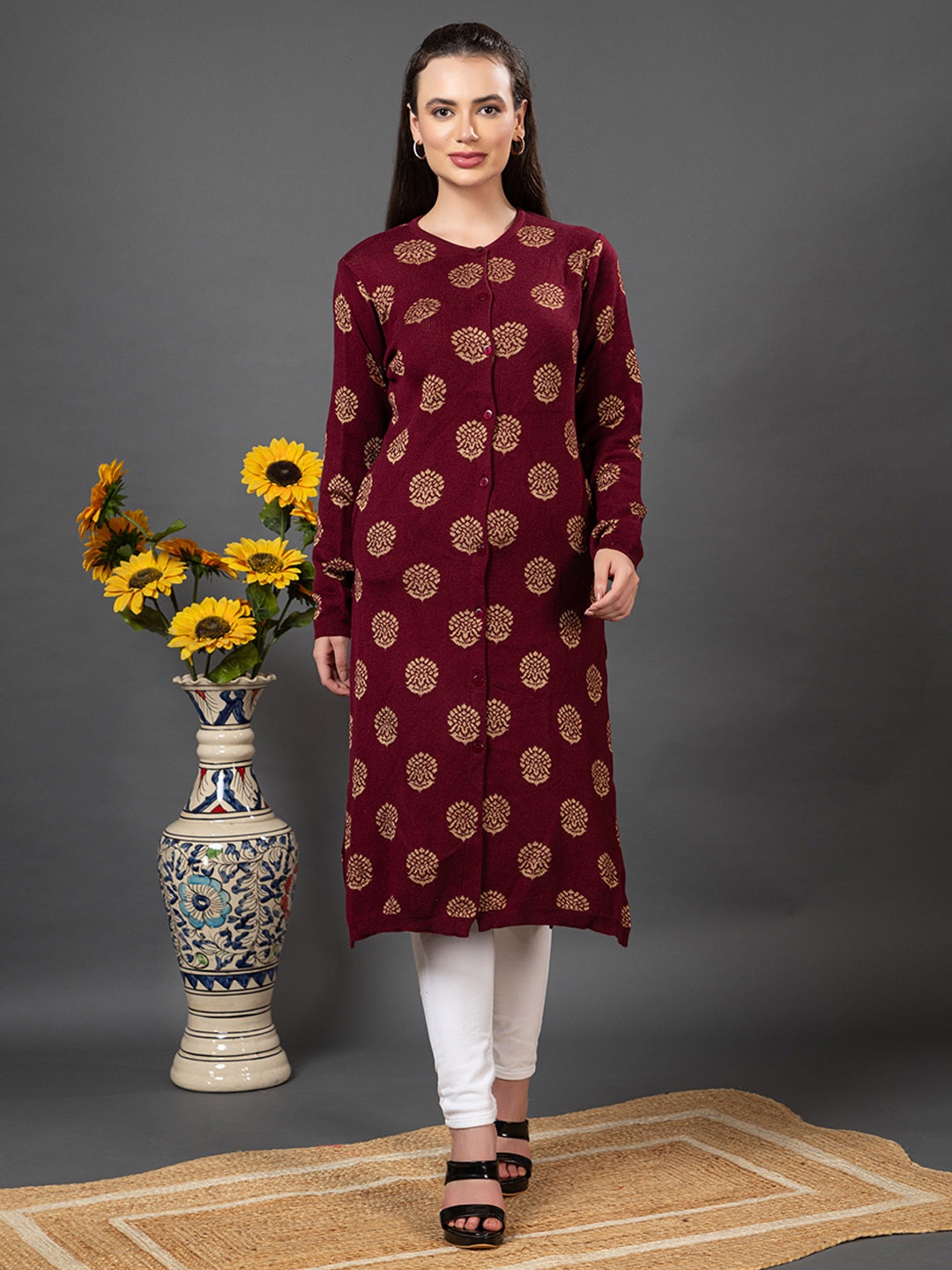 

Anouk Maroon Floral Printed Long Sleeves Straight Kurta