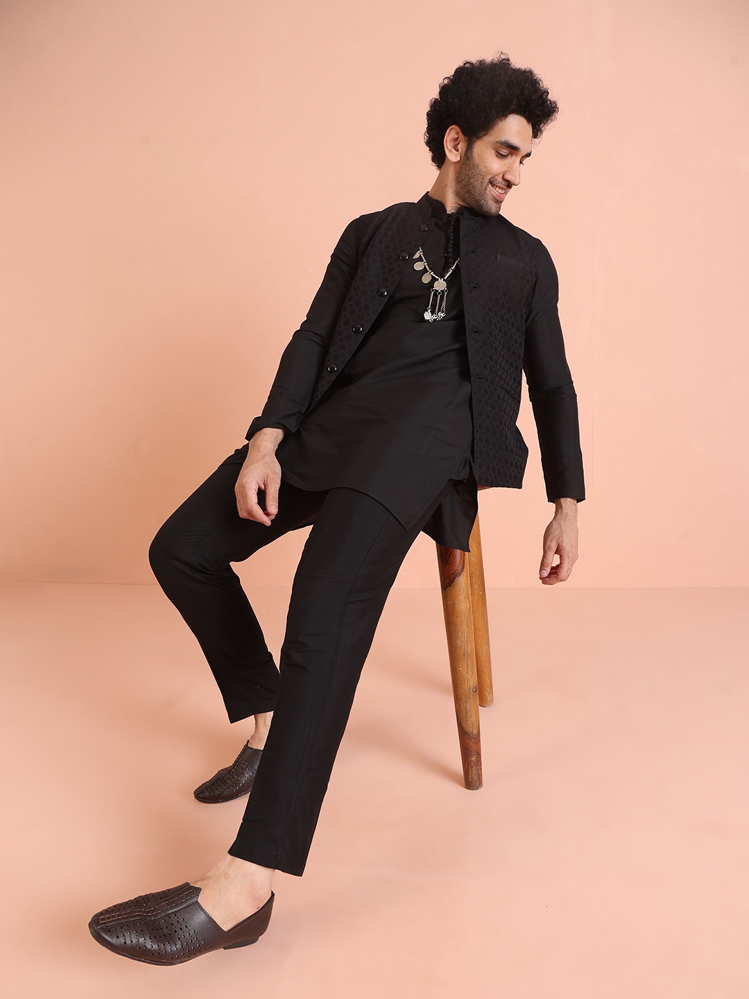 

KISAH Straight Kurta with Trousers & Woven Design Nehru Jacket, Black