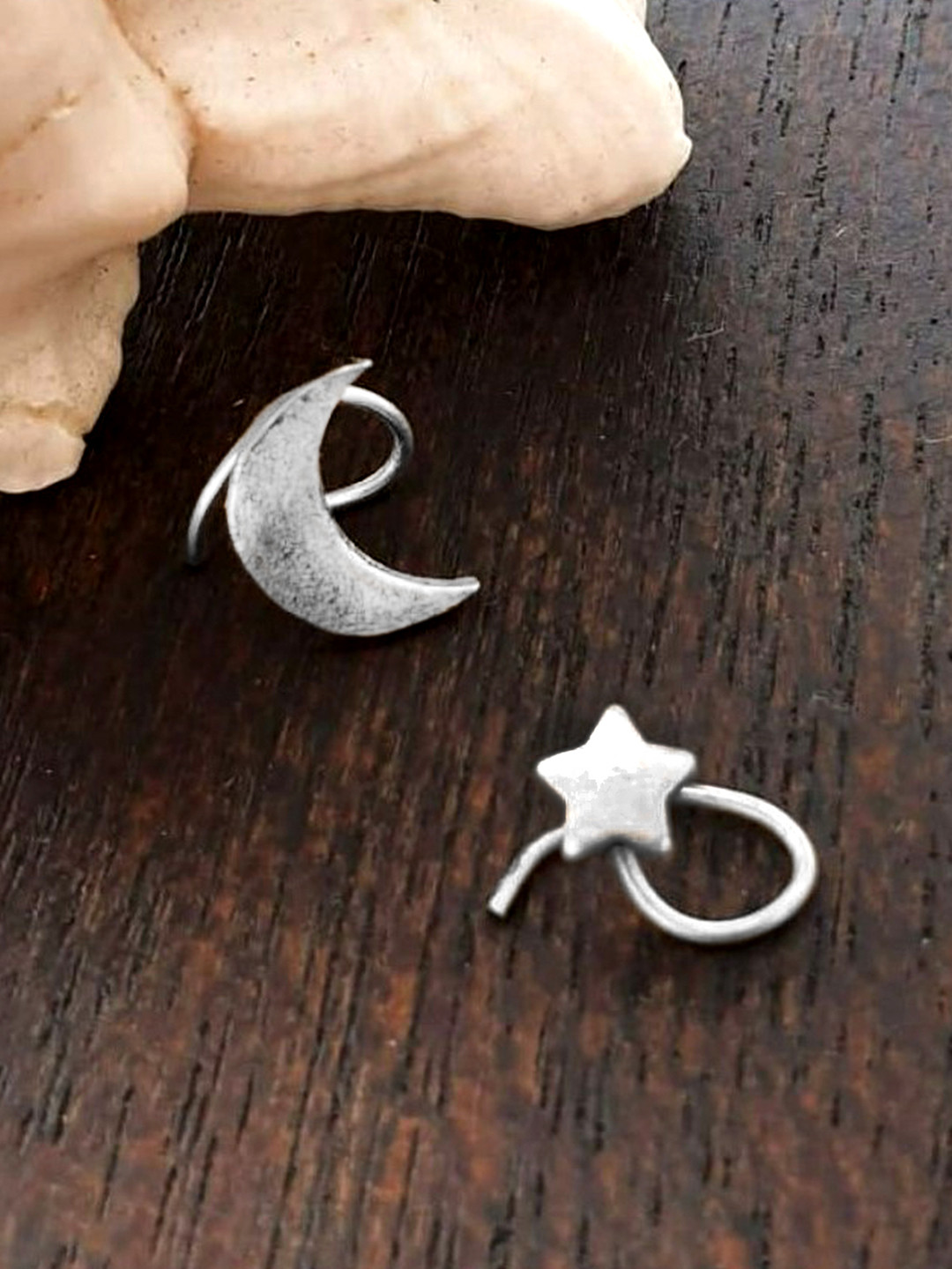 

FIROZA Silver-Plated Stud Nosepin