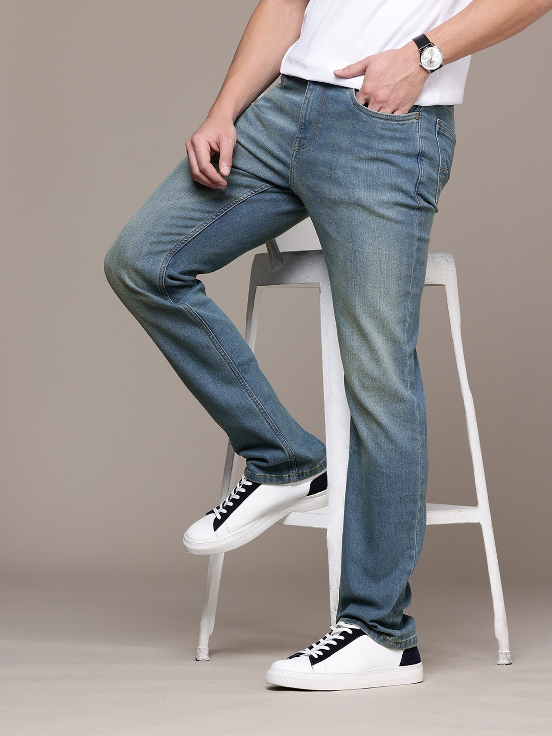 

Nautica Men Straight Fit Light Fade Stretchable Jeans, Blue