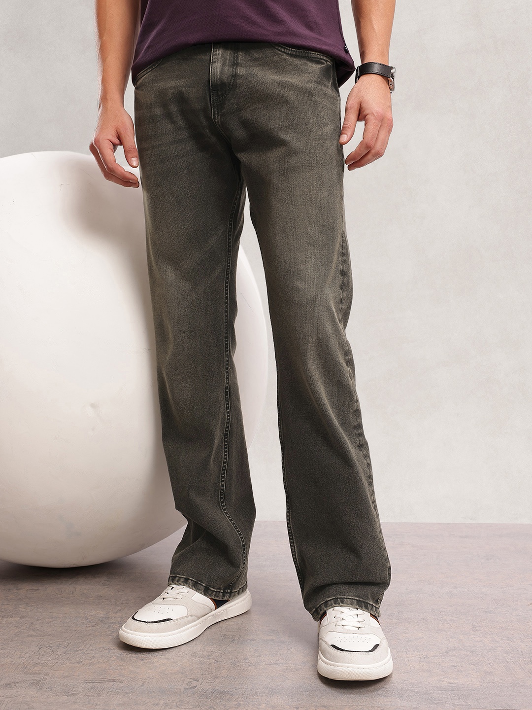 

Nautica Men Bootcut Light Fade Stretchable Jeans, Grey
