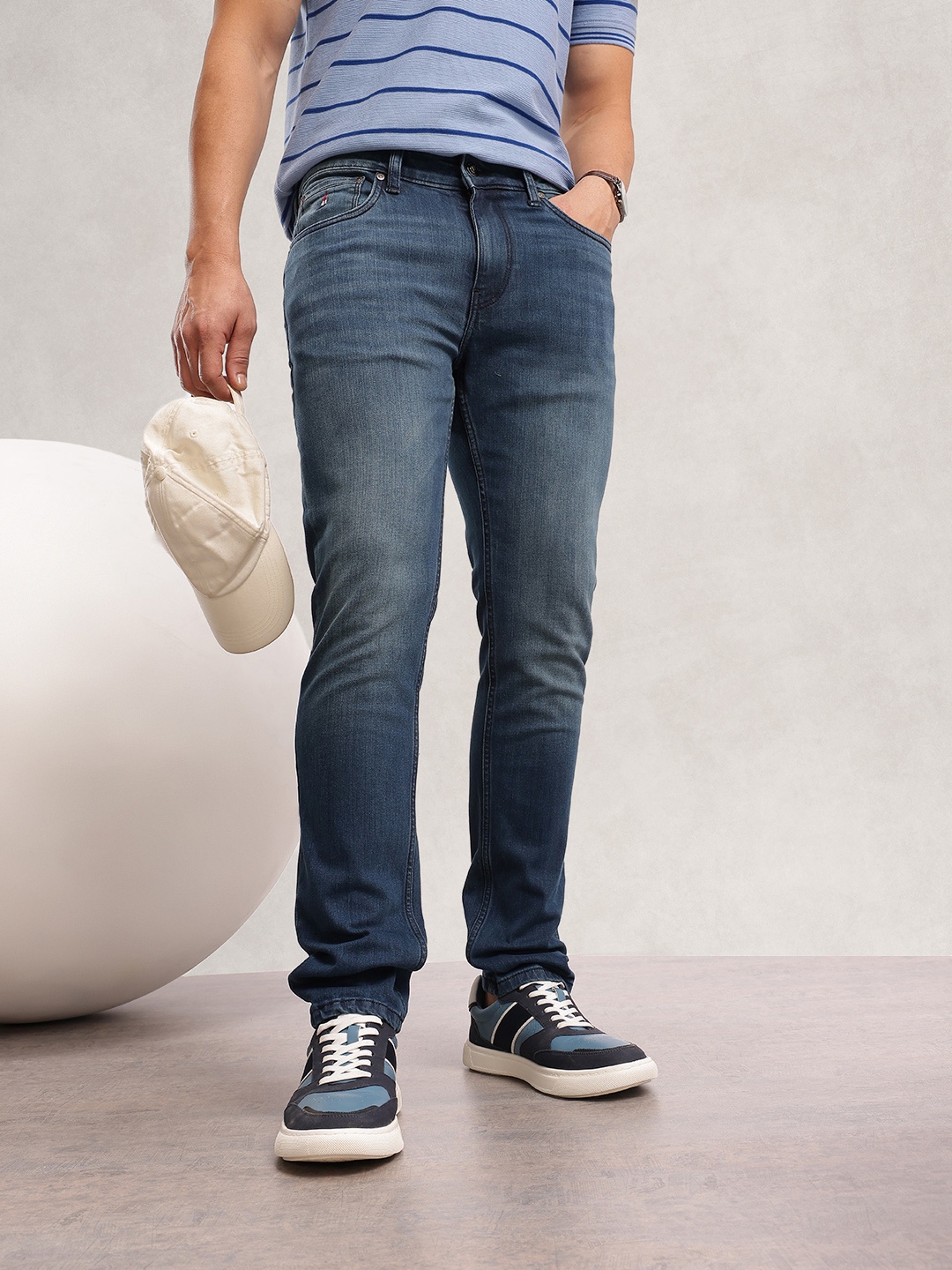 

Nautica Men Slim Fit Light Fade Stretchable Jeans, Navy blue