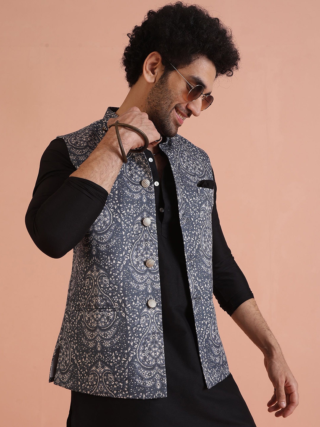 

KISAH Mandarin Collar Straight Kurta with Churidar & Ethnic Motifs Printed Nehru jacket, Grey