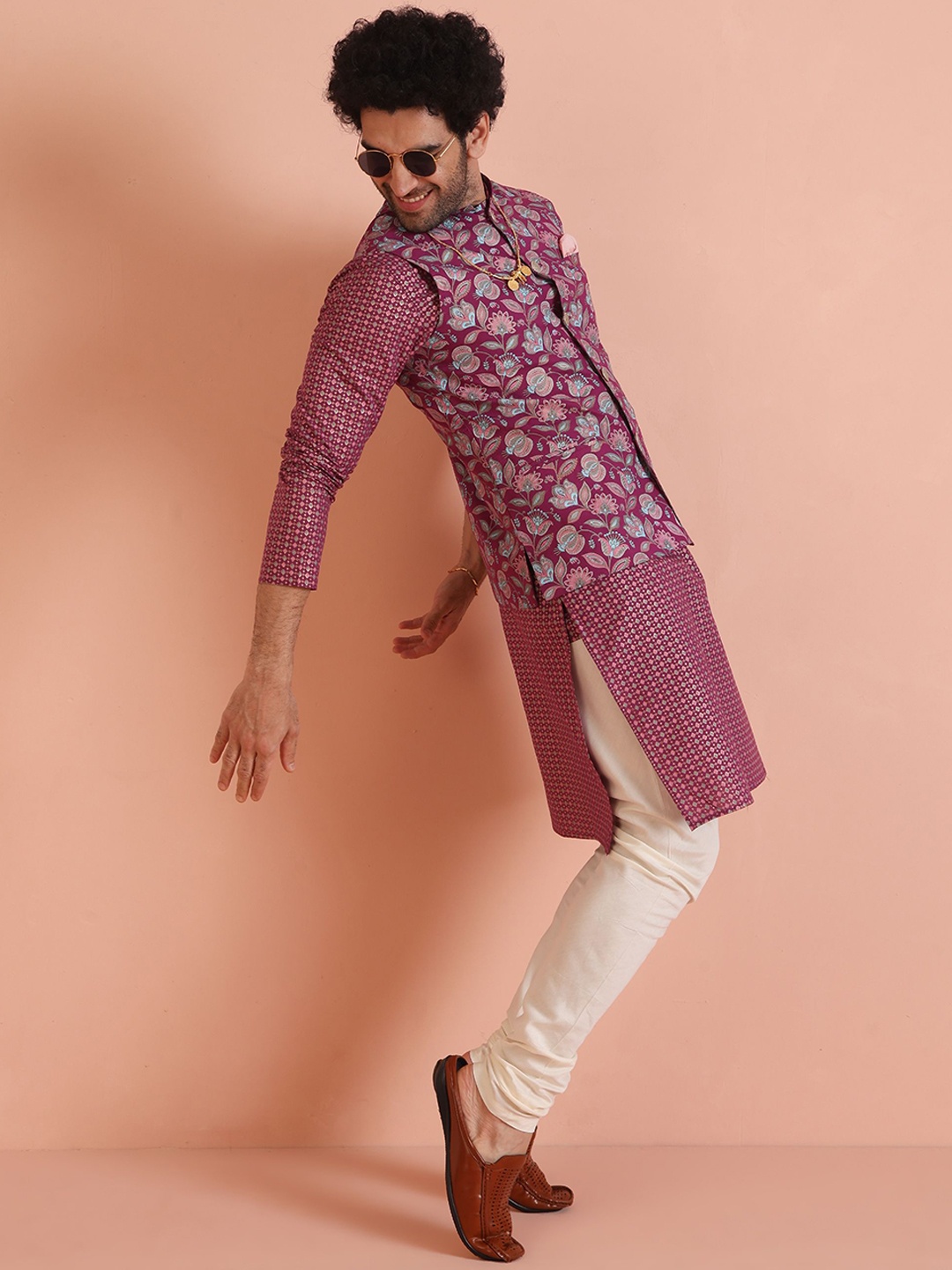 

KISAH Printed Straight Kurta with Churidar & Nehru Jacket, Pink