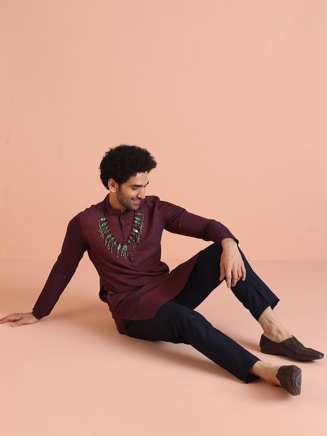 

KISAH Paisley Woven Design Mandarin Collar Straight Kurta With Churidar & Nehru jacket, Maroon