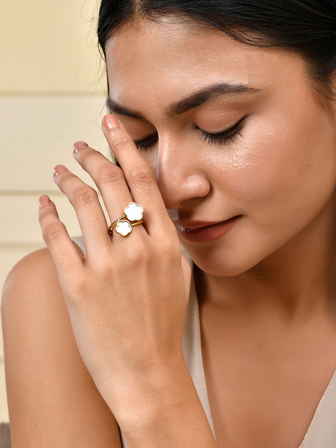 

AQUASTREET 18K Antitarnish Waterproof White Twin Clover Ring, Gold