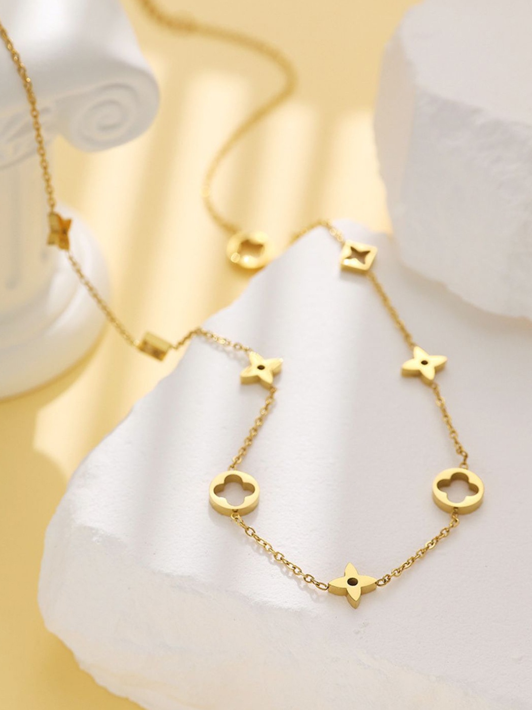 

AQUASTREET 18K Antitarnish Waterproof Clover Charm Necklace, Gold