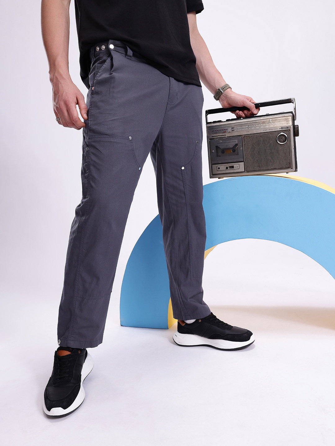 

Kook N Keech Men Straight Fit Pure Cotton Trousers, Grey