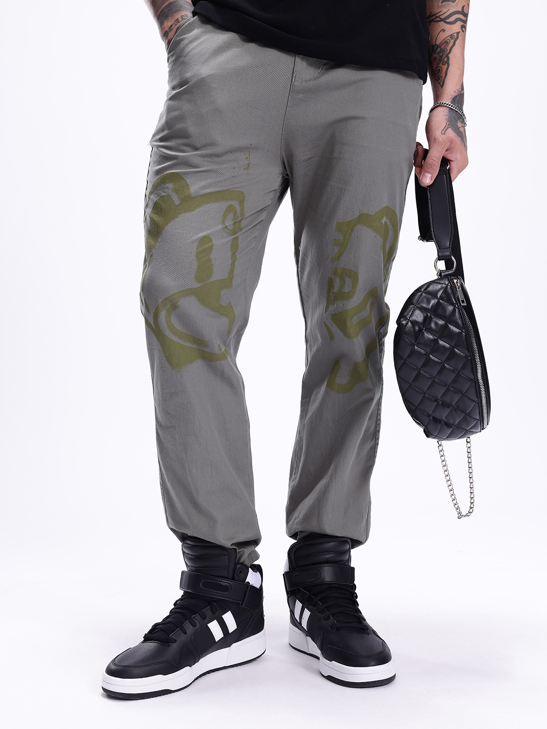 

Kook N Keech Men Pure Cotton Abstract Printed Straight Fit Chinos Trousers, Grey