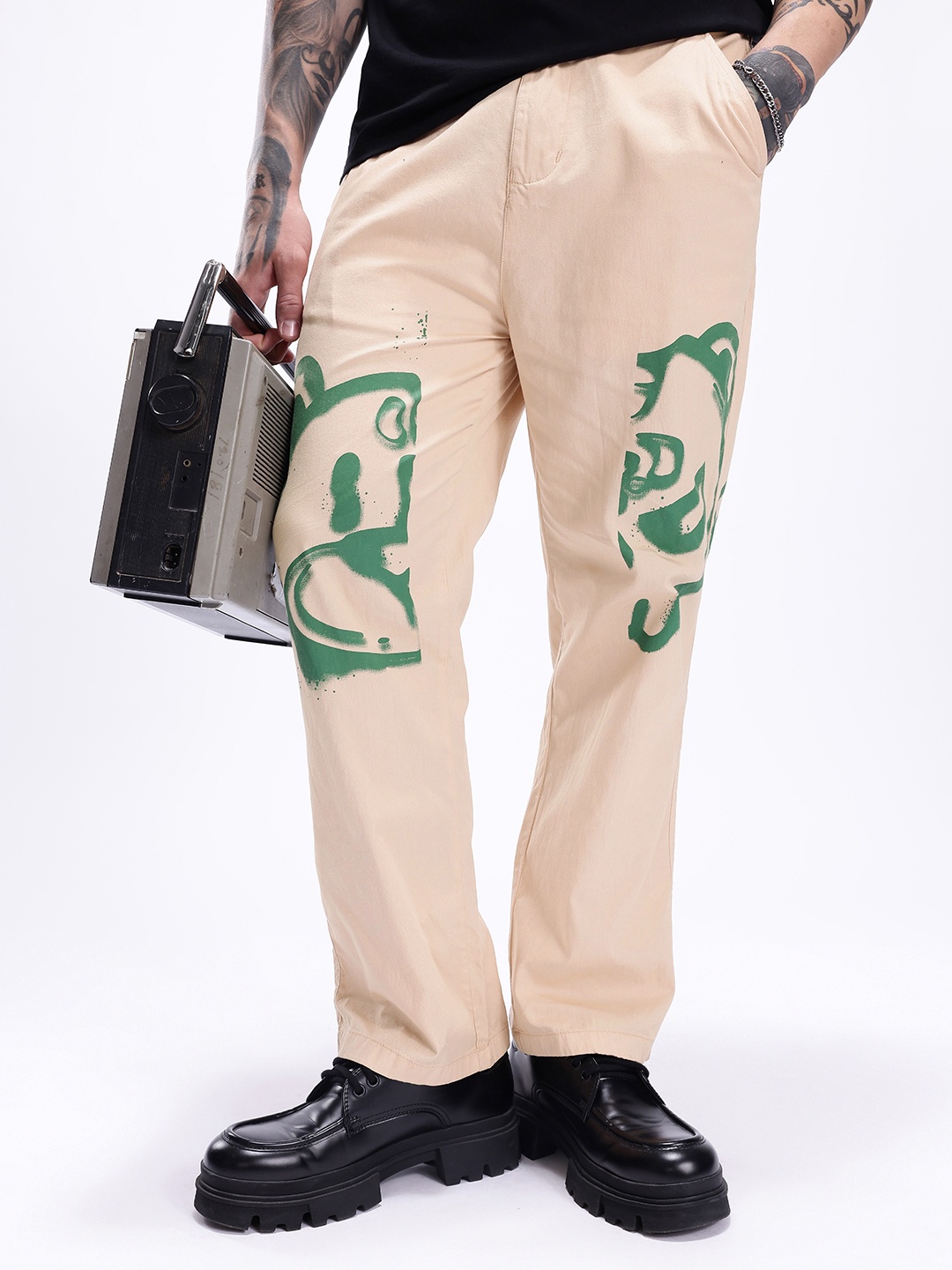 

Kook N Keech Men Pure Cotton Abstract Printed Straight Fit Chinos Trousers, Beige