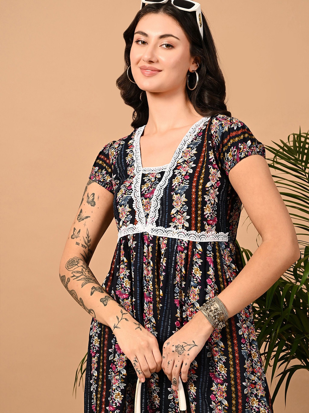

JAHIDA COMFORT WITH STYLE Floral Printed Square Neck Tunic, Black