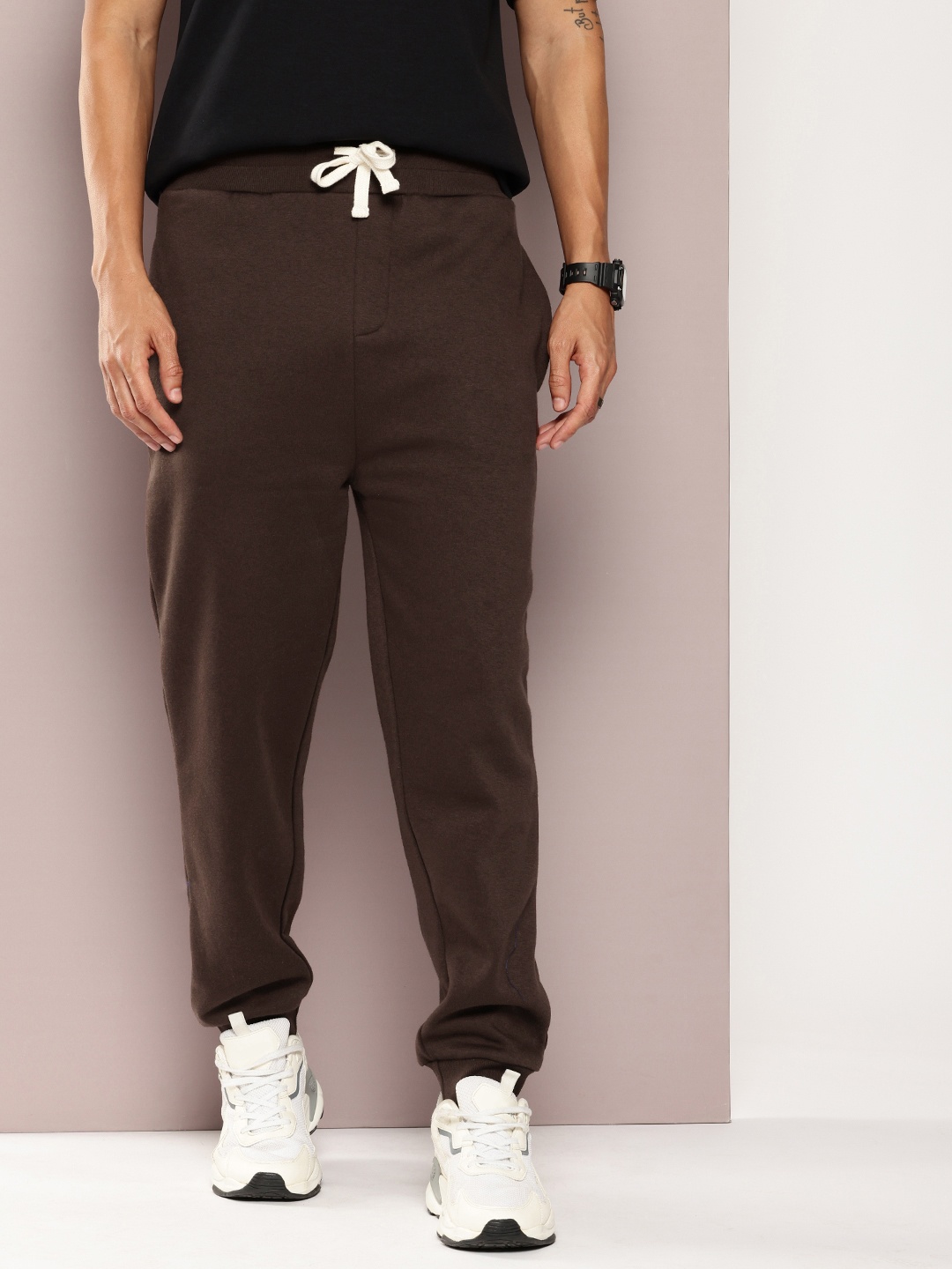 

Kook N Keech Men Solid Relaxed Joggers, Brown