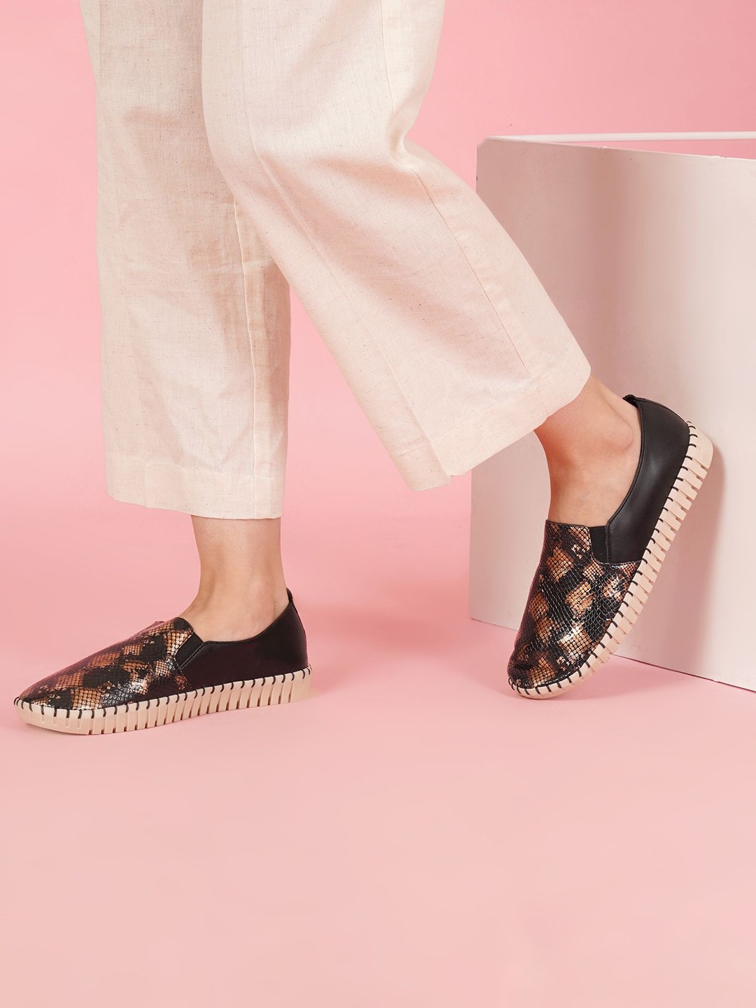 

Sherrif Shoes Women Animal Skin Printed Ballerinas Flats, Black