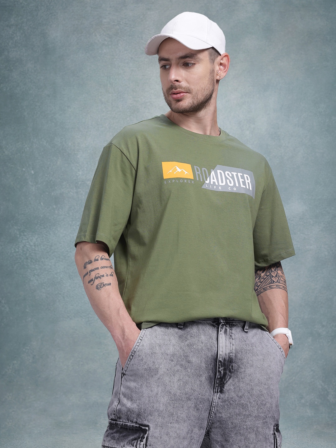 

The Roadster Life Co. Printed Drop-Shoulder Sleeves Cotton Relaxed T-shirt, Olive