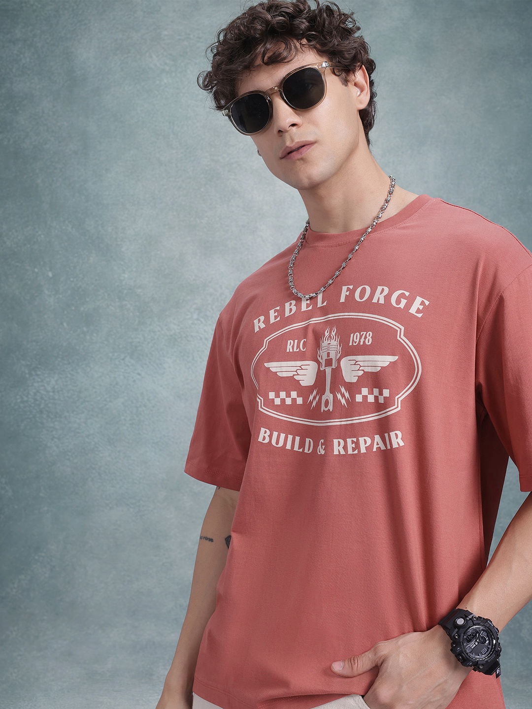 

The Roadster Life Co. Men Typography Printed Pure Cotton Relaxed Fit T-shirt, Rust