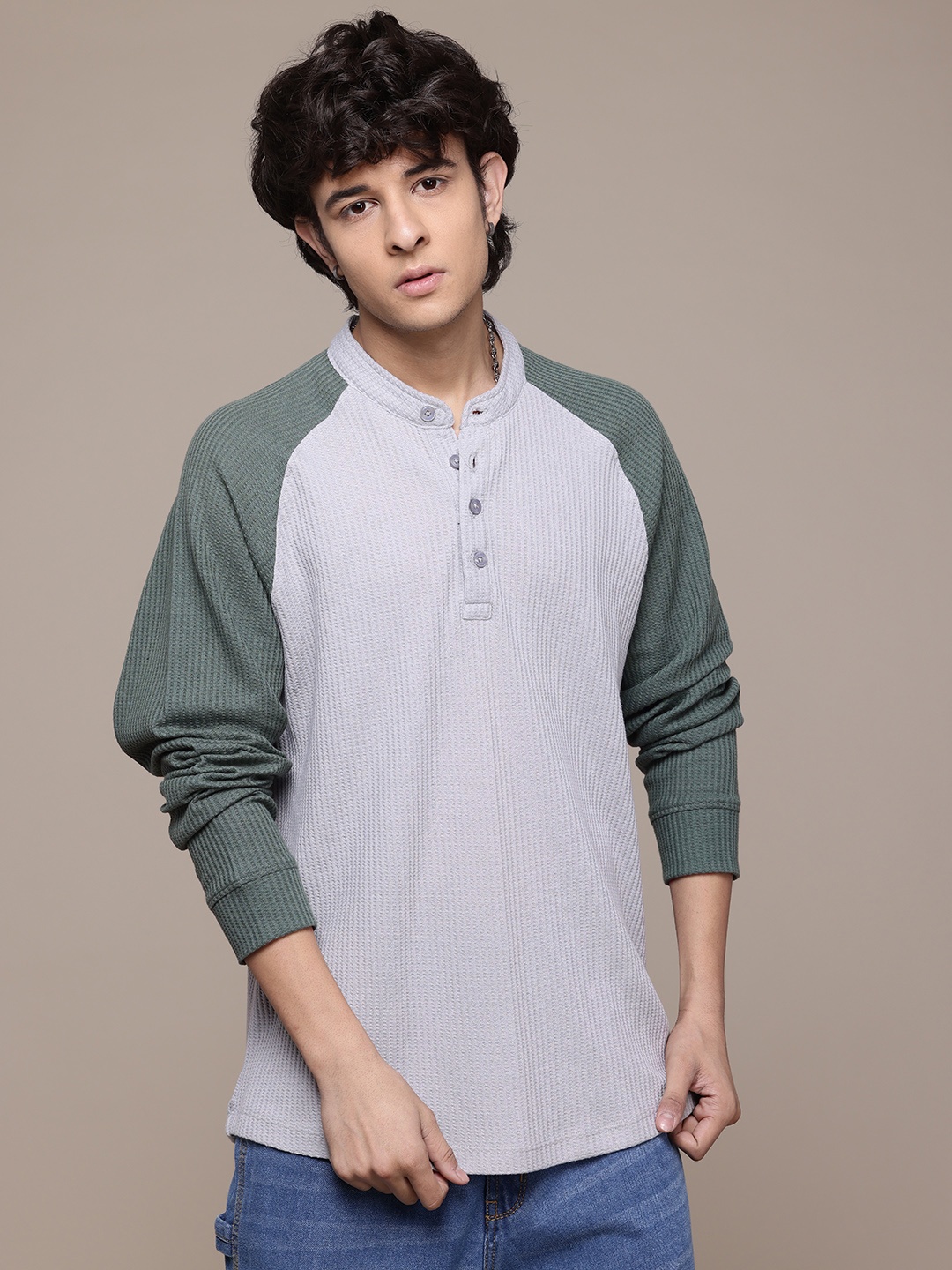 

The Roadster Lifestyle Co. Men Textured Oversized T-shirt, Grey