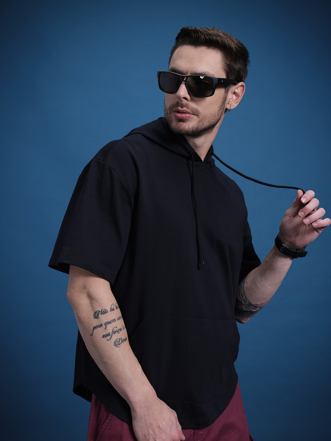 

The Roadster Life Co. Hooded Drop-Shoulder Sleeves Pure Cotton Relaxed T-shirt, Black