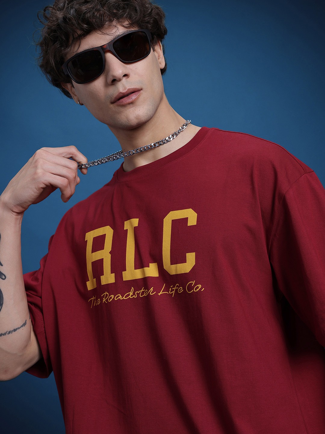 

The Roadster Life Co. Typography Print Oversized Drop-Shoulder Sleeves Pure Cotton T-shirt, Maroon