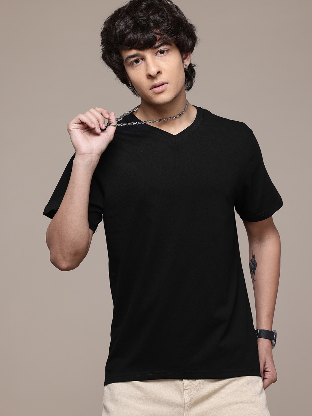 

The Roadster Lifestyle Co. Men V-Neck Pure Cotton T-shirt, Black