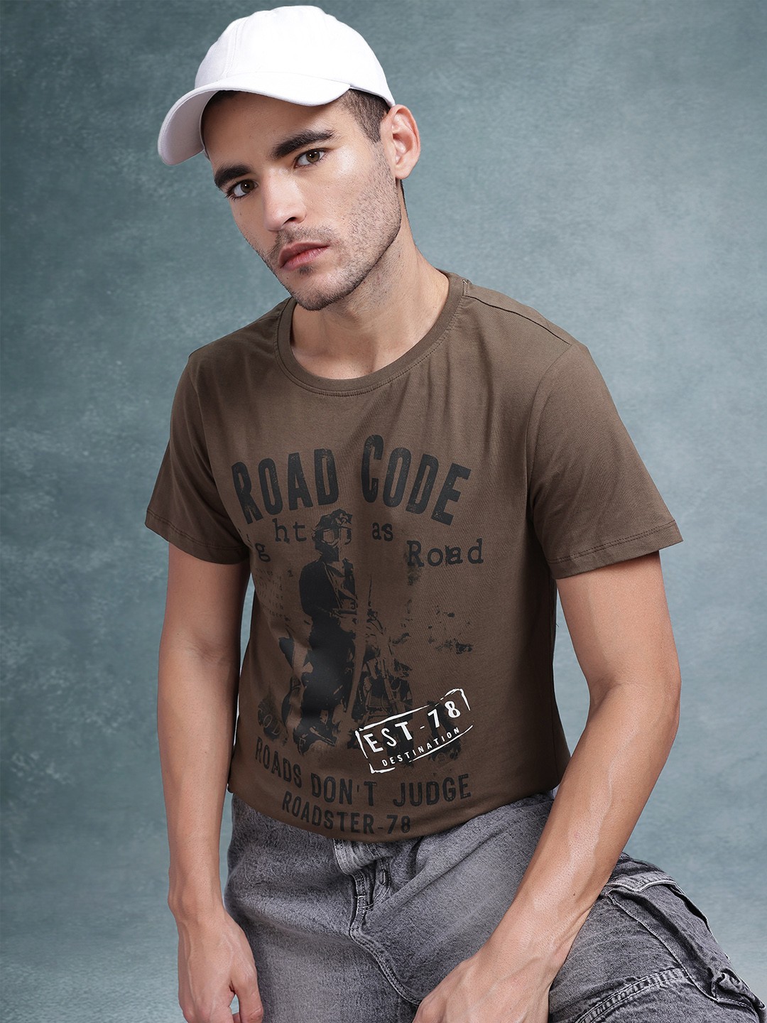 

The Roadster Life Co. Men Printed Pure Cotton T-shirt, Brown