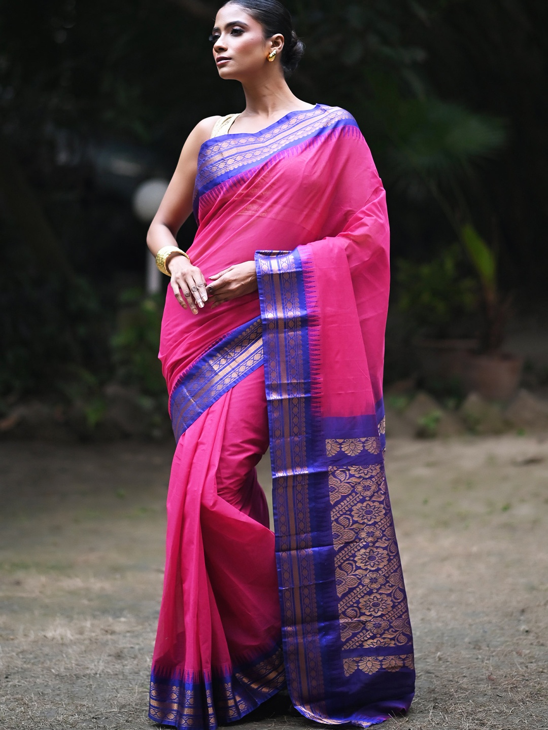 

Unnati Silks Woven Design Zari Pure Cotton Handloom Gadwal Saree, Pink
