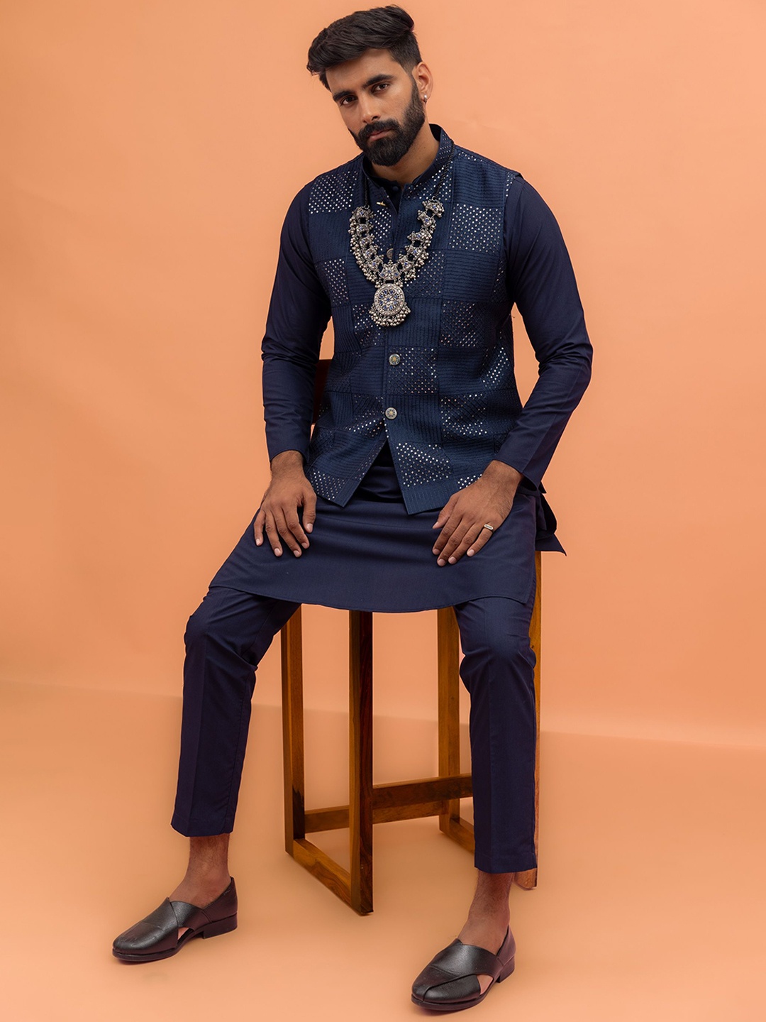 

KISAH Straight Kurta with Trousers & Embroidered Nehru Jacket, Navy blue