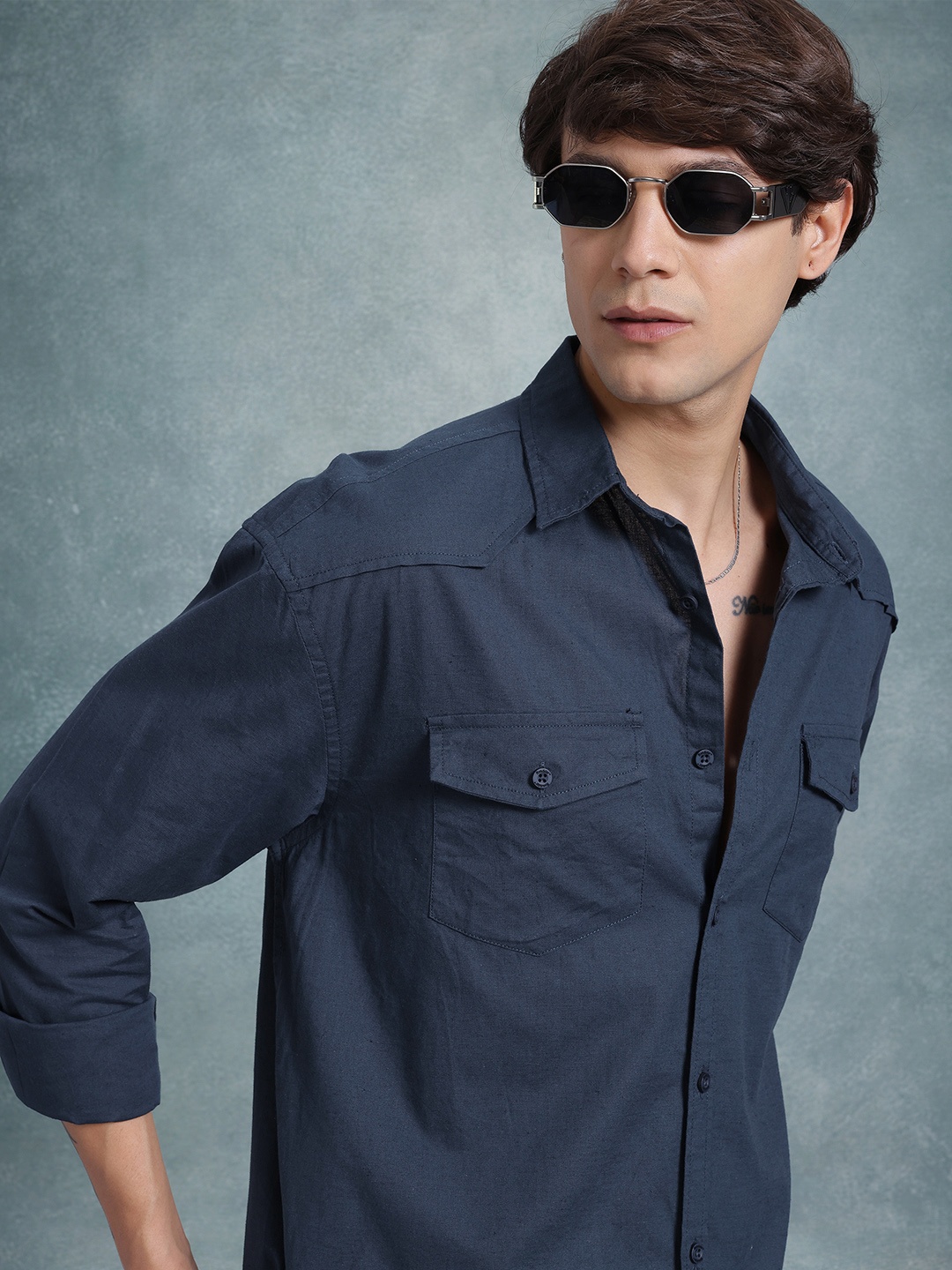 

The Roadster Life Co. Men Cotton-Linen Relaxed Fit Casual Shirt, Navy blue