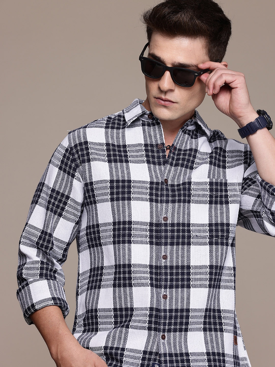

The Roadster Life Co. Tartan Checks Opaque Casual Shirt, White
