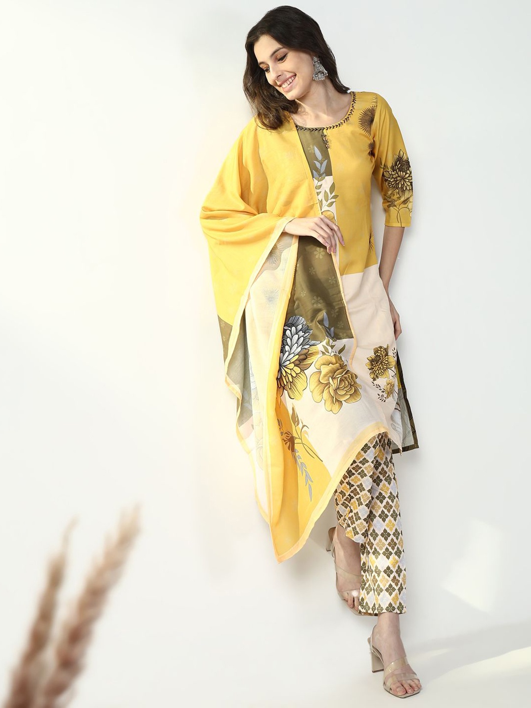 

SHOWOFF Floral Printed Beads and Stones Straight Kurta With Trouser & Dupatta, Yellow