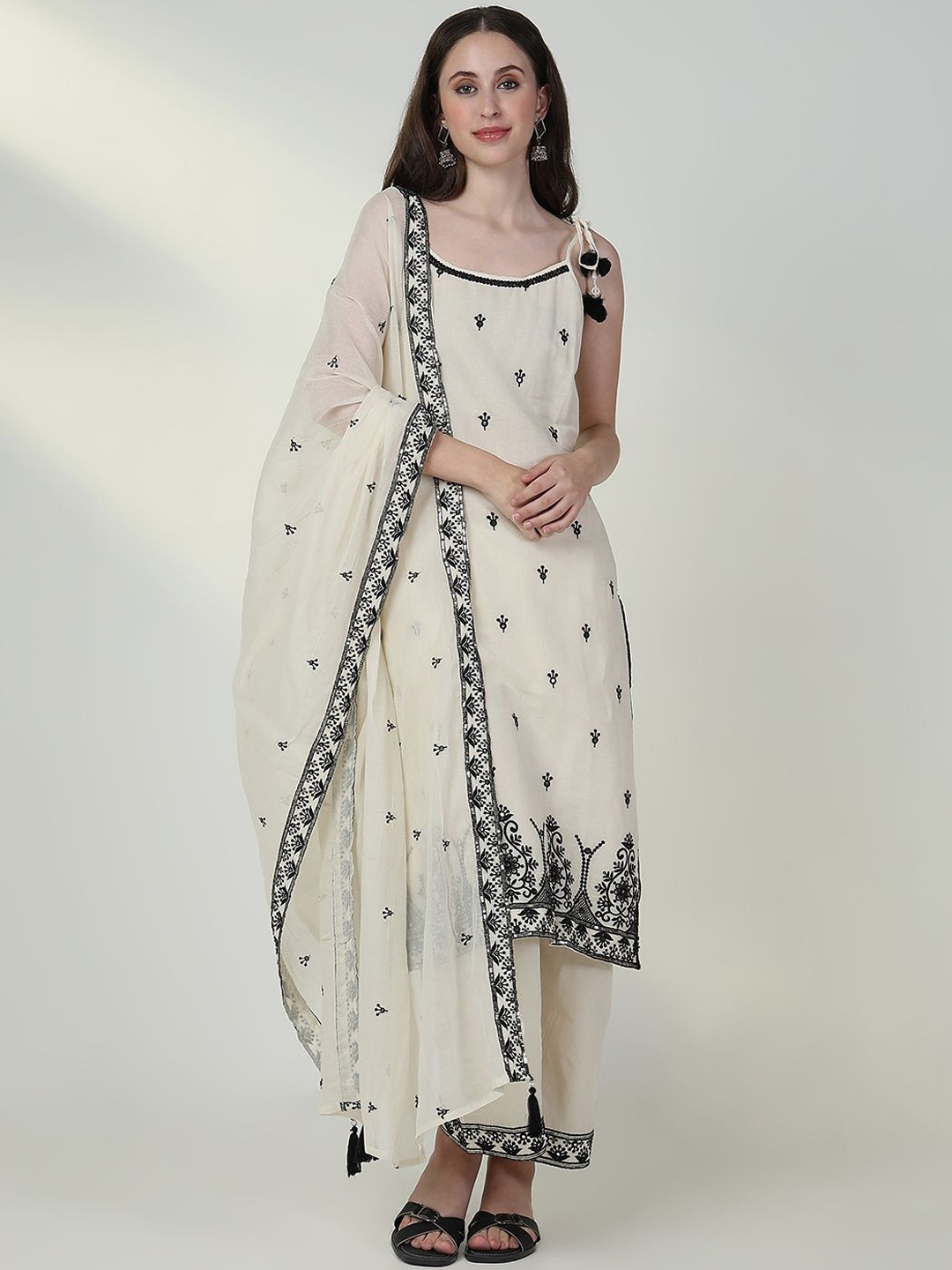 

SHOWOFF Ethnic Motifs Embroidered Thread Work Kurta with Trouser & Dupatta, Cream