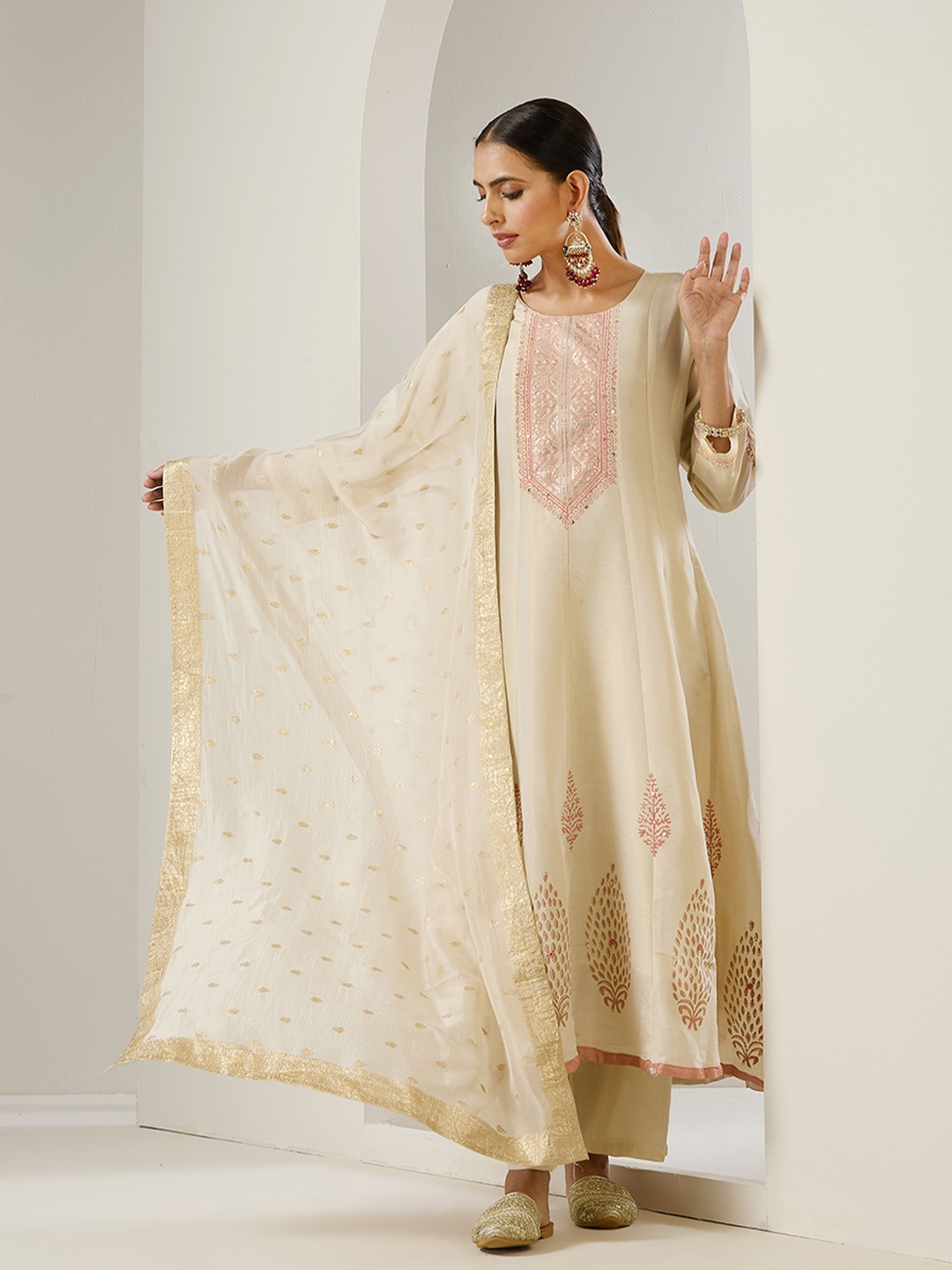 

Ishin Embroidered Regular Thread Work Chanderi Silk Anarkali Kurta with Trousers & Dupatta, Off white