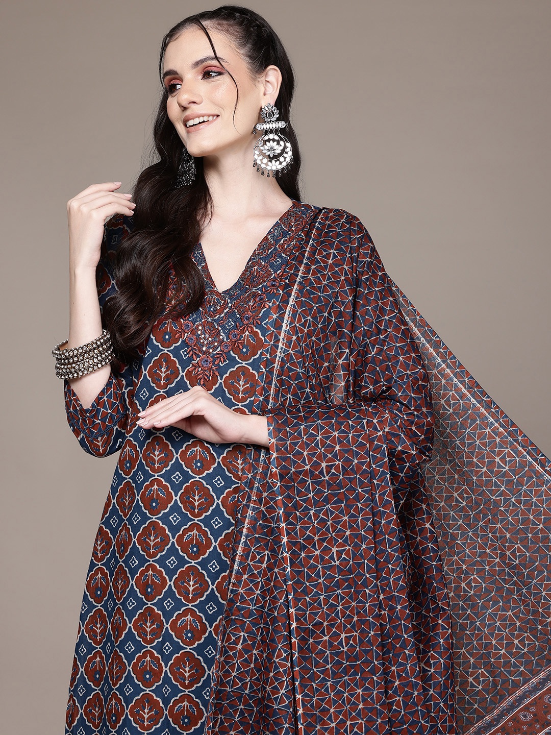 

Readiprint Ethnic Motifs Printed Thread Work Pure Cotton Kurta Set, Navy blue