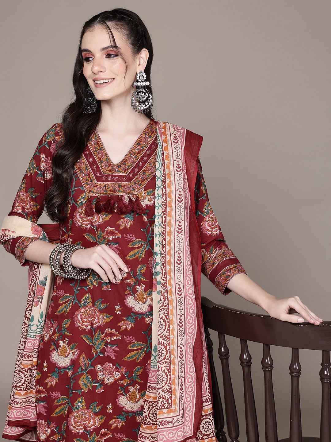 

Readiprint Fashions Floral Printed Thread Work Pure Cotton Kurta with Palazzos & Dupatta, Maroon