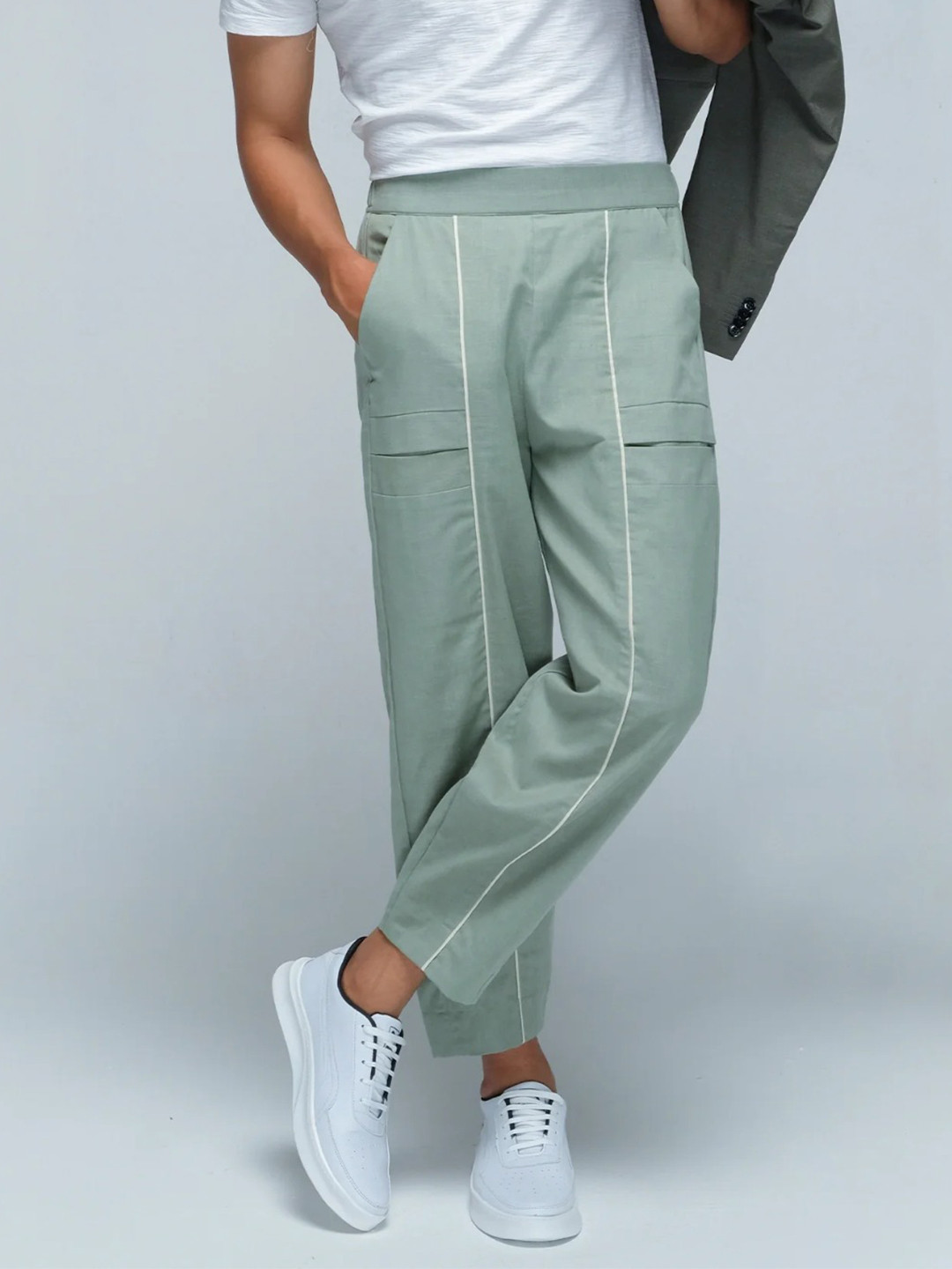 

KSHM Men Mid-Rise Cotton Straight Fit Trousers, Green