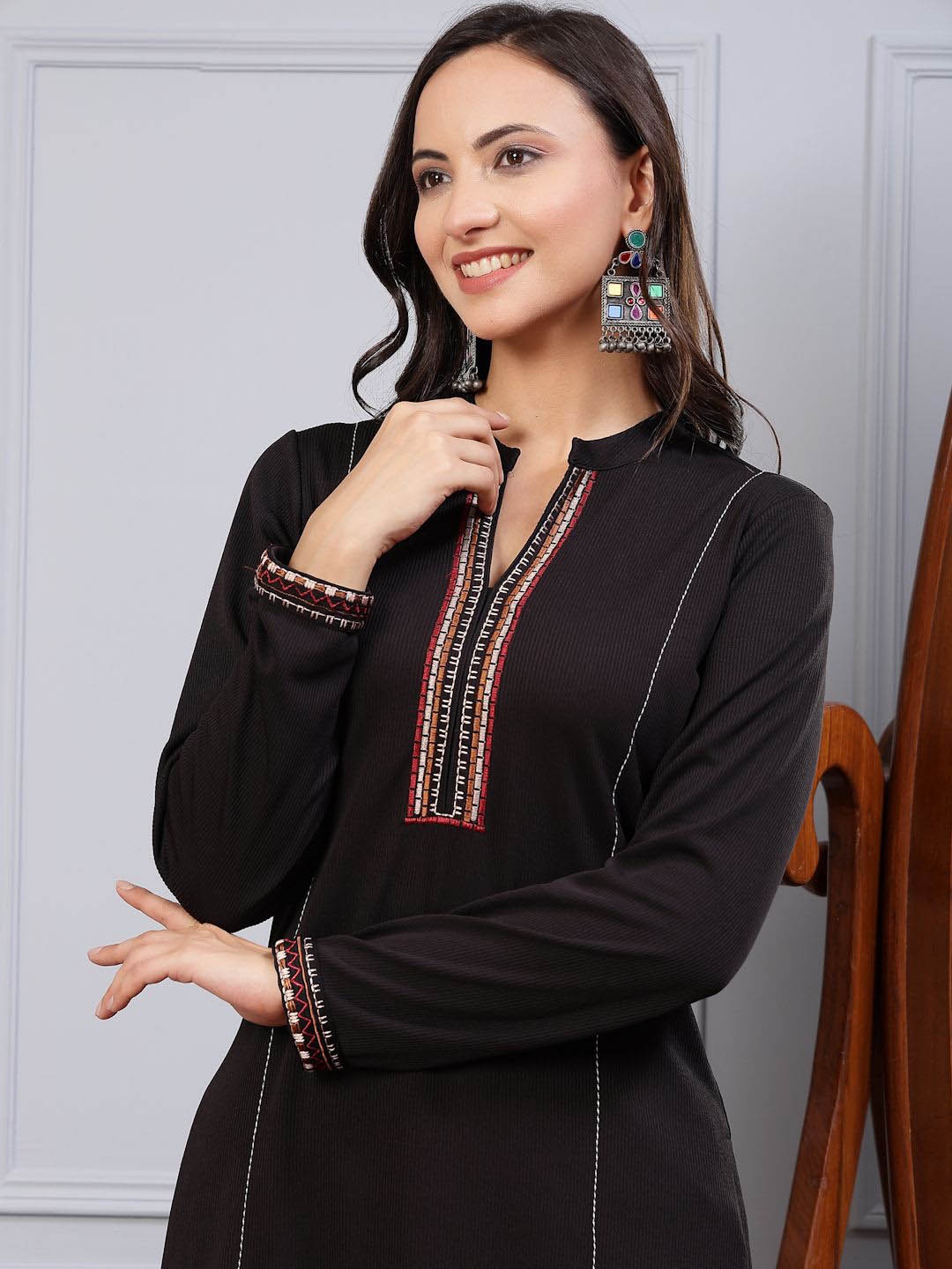 

Nayam By Lakshita Ethnic Motifs Embroidered Straight Kurta With Palazzos, Black