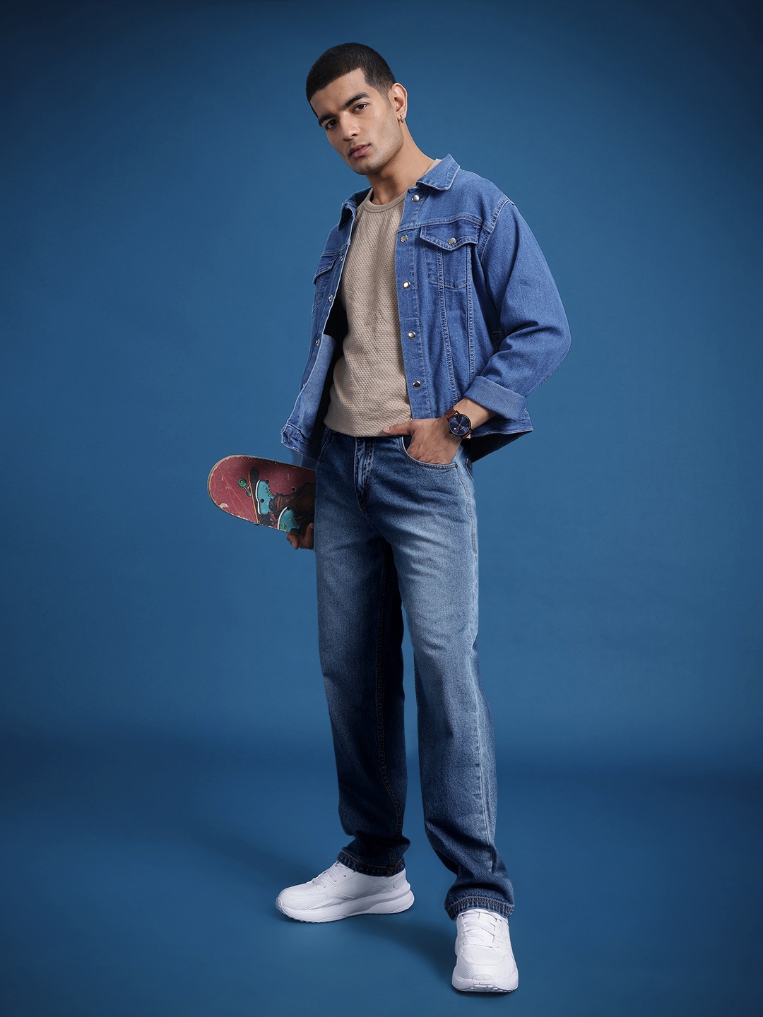 

The Roadster Life Co. Men Straight Fit Faded Jeans, Blue