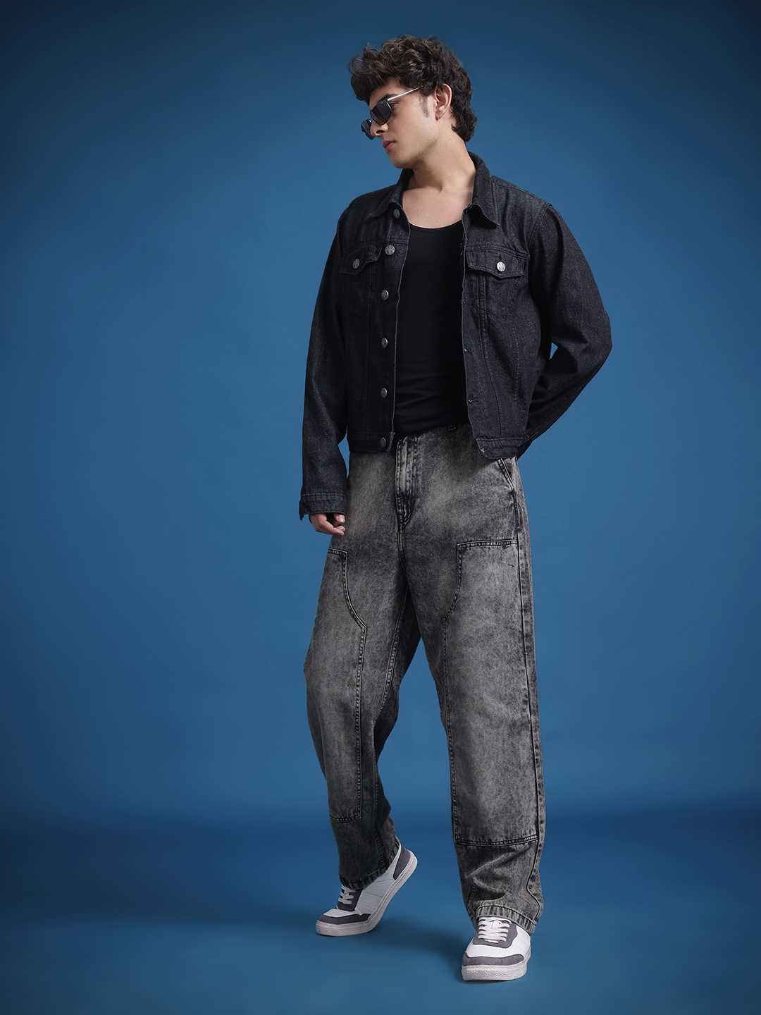 

The Roadster Life Co. Men Skater Fit Faded Jeans, Charcoal