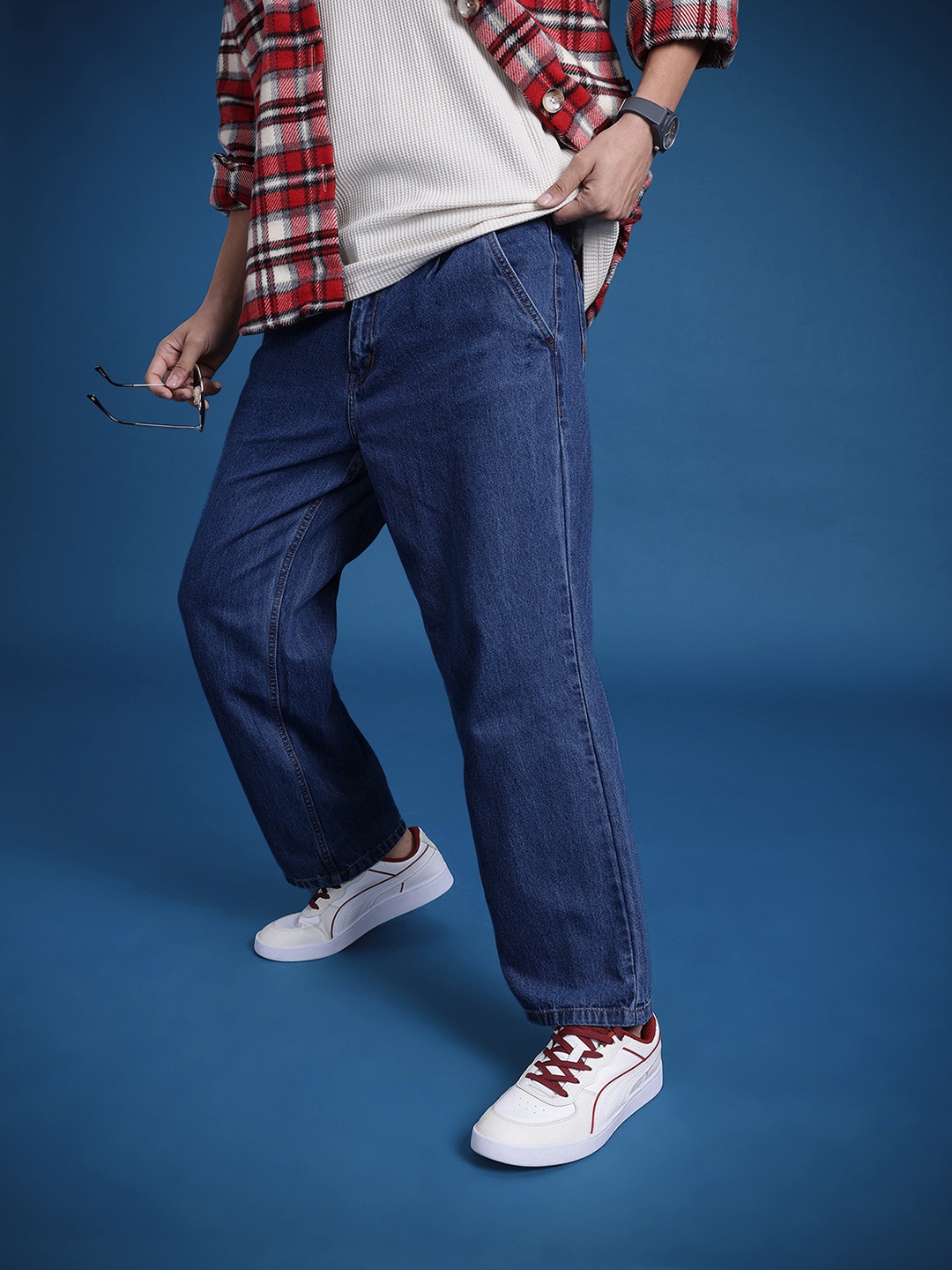 

The Roadster Life Co. Men Loose Crop Fit Pure Cotton Jeans, Navy blue